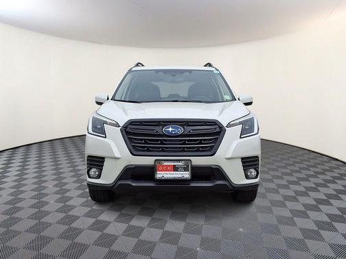 Crystal White Pearl 2023 Subaru Forester Premium