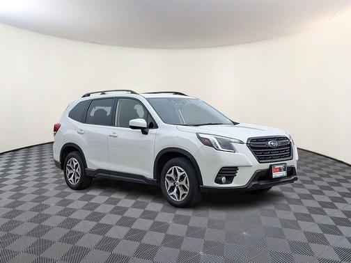 Crystal White Pearl 2023 Subaru Forester Premium
