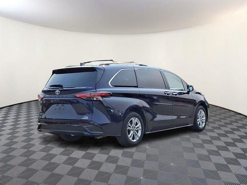 Blueprint 2022 Toyota Sienna XSE 7 Passenger