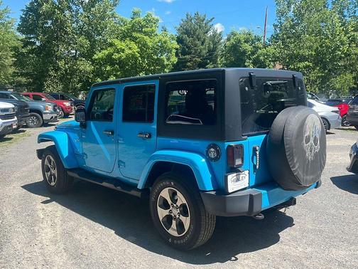 Chief Clearcoat 2017 Jeep Wrangler Unlimited Sahara