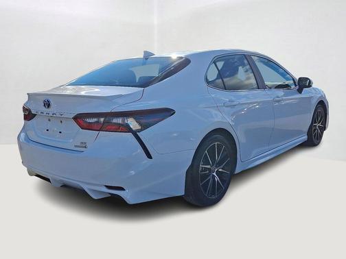 2024 Toyota Camry Hybrid SE