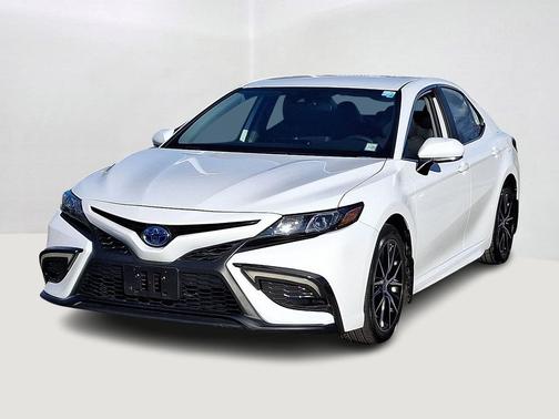 2024 Toyota Camry Hybrid SE