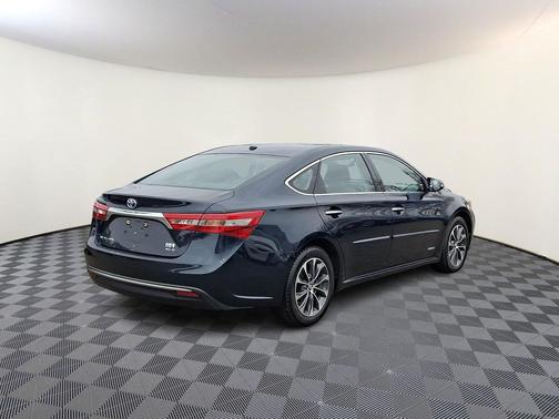 2016 Toyota Avalon Hybrid XLE Premium