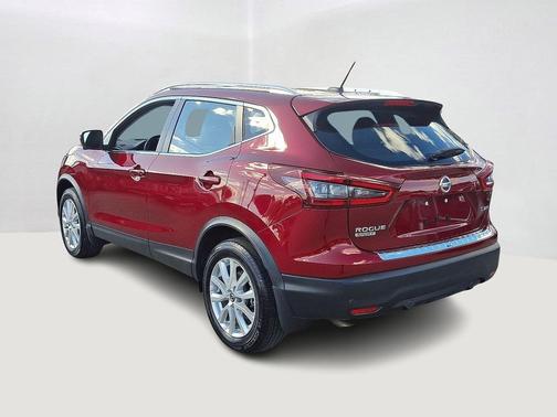 2022 Nissan Rogue Sport SV