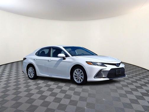 Ice Cap 2024 Toyota Camry LE