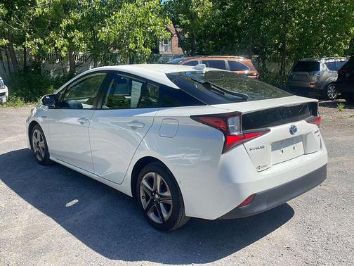 Blizzard Pearl 2020 Toyota Prius XLE