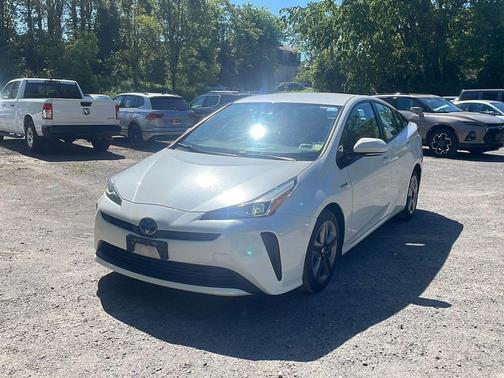 Blizzard Pearl 2020 Toyota Prius XLE