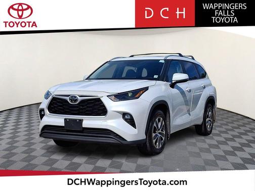 Wind Chill Pearl 2023 Toyota Highlander XLE