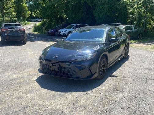 Midnight Black Metallic 2025 Toyota Camry SE
