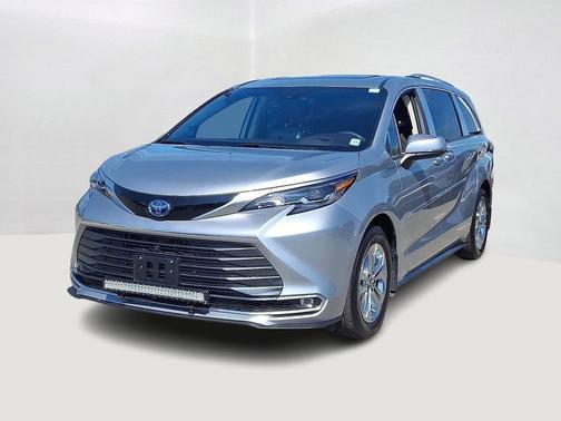 2024 Toyota Sienna Platinum 7 Passenger