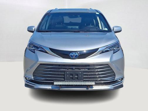 2024 Toyota Sienna Platinum 7 Passenger