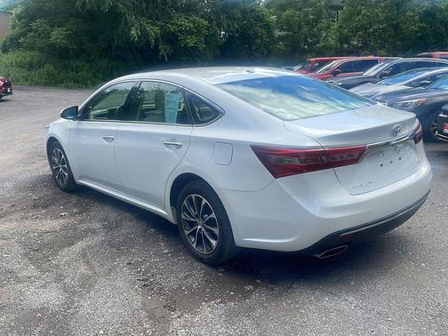 Blizzard Pearl 2016 Toyota Avalon XLE