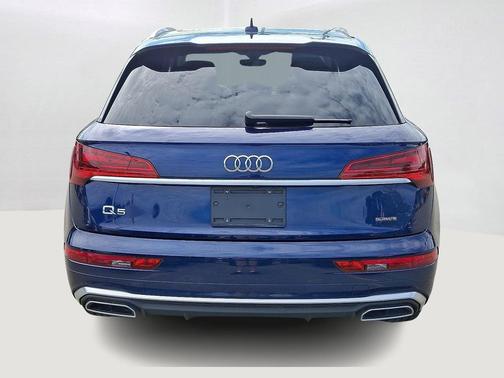 2022 Audi Q5 45 S line Prestige