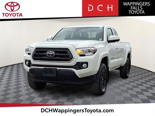 White 2022 Toyota Tacoma SR5