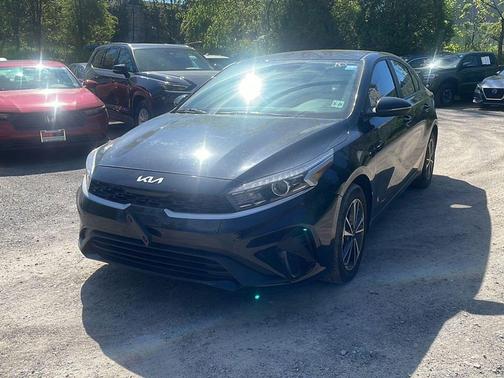 Aurora Black 2023 Kia Forte LXS