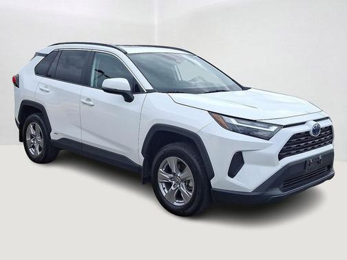2022 Toyota RAV4 Hybrid XLE
