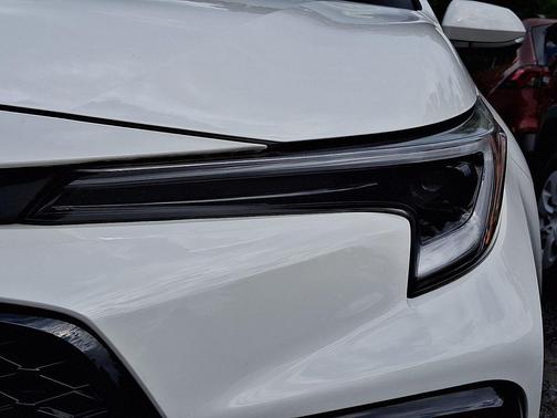 Ice Cap 2023 Toyota Corolla Hybrid SE Infrared