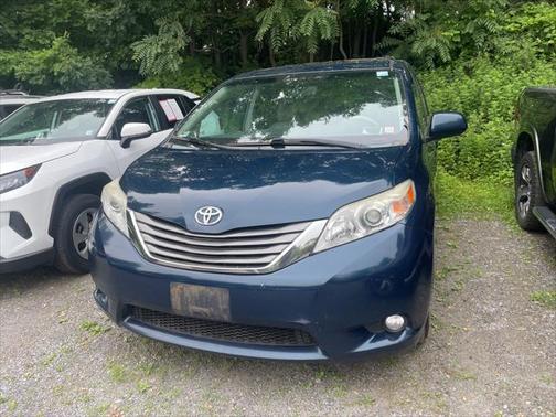 2011 Toyota Sienna XLE