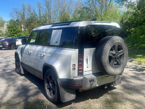 Fuji White 2022 Land Rover Defender 110 S
