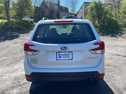 Crystal White Pearl 2021 Subaru Forester Base