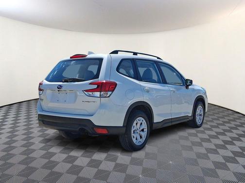Crystal White Pearl 2021 Subaru Forester Base