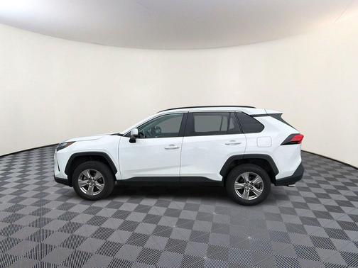 Ice Cap 2024 Toyota RAV4 XLE