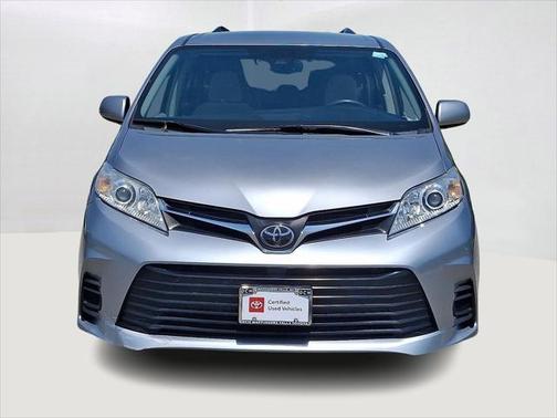 2018 Toyota Sienna LE