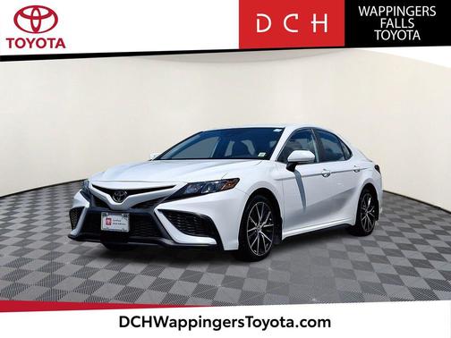 White 2022 Toyota Camry SE