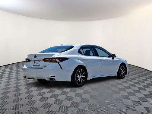 White 2022 Toyota Camry SE