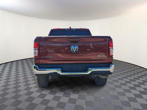 Delmonico Red Pearlcoat 2022 RAM 1500 Big Horn/Lone Star