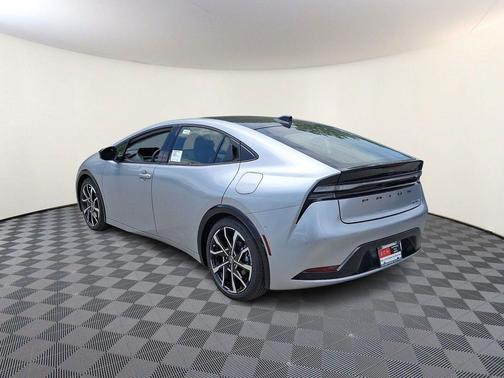 01l0 2026 Toyota Prius Plug-In Hybrid XSE Premium