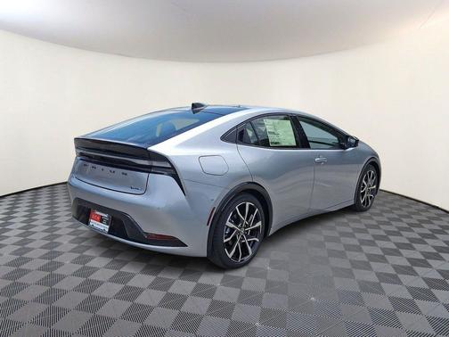 01l0 2026 Toyota Prius Plug-In Hybrid XSE Premium
