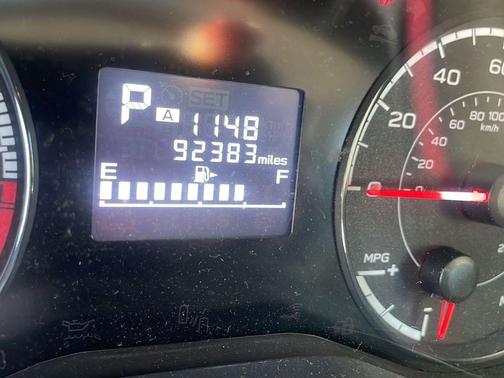 Ice Silver Metallic 2017 Subaru Impreza 2.0i