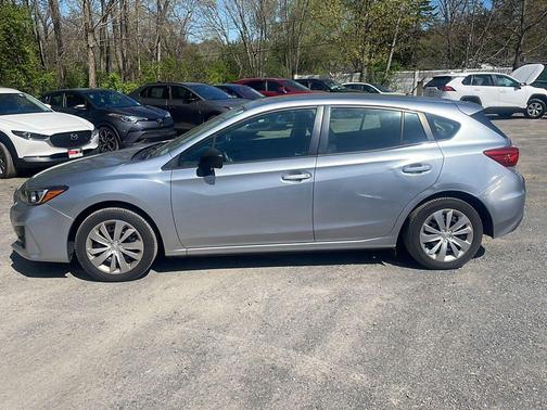 Ice Silver Metallic 2017 Subaru Impreza 2.0i