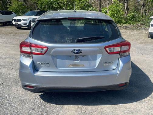 Ice Silver Metallic 2017 Subaru Impreza 2.0i