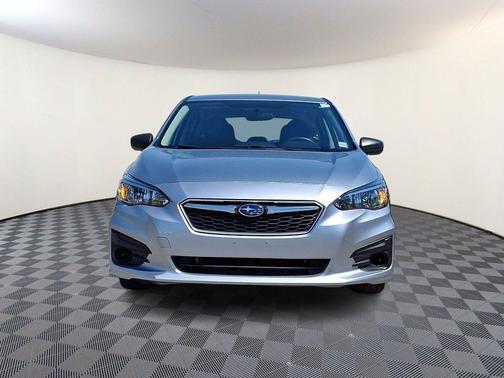 Ice Silver Metallic 2017 Subaru Impreza 2.0i
