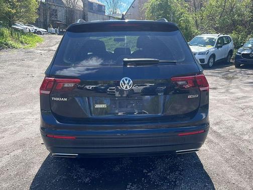 Deep Black 2021 Volkswagen Tiguan 2.0T S 4MOTION
