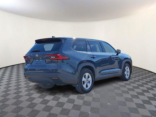 Storm Cloud 2025 Toyota Highlander LE