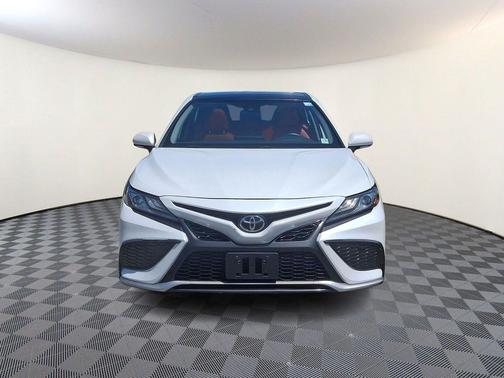 Wind Chill Pearl 2021 Toyota Camry XSE