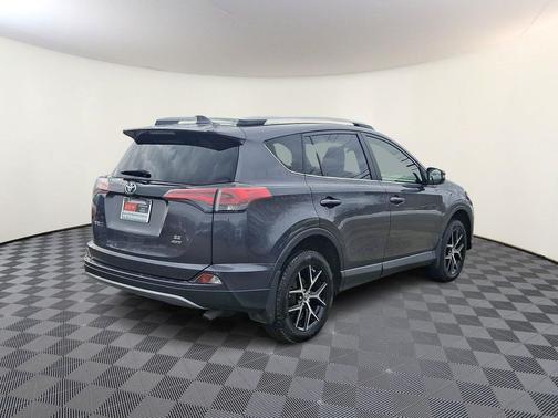 2017 Toyota RAV4 SE
