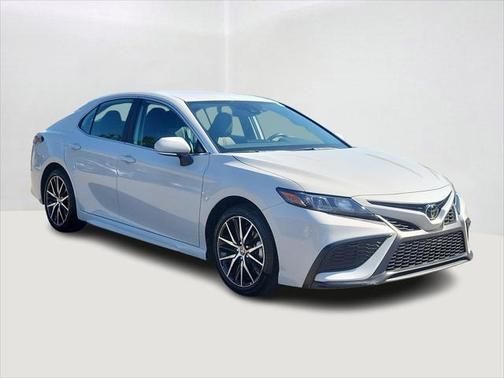 Ice 2023 Toyota Camry SE