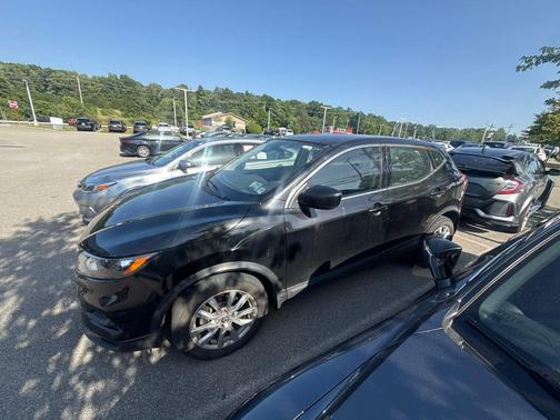 Magnetic Black Pearl 2020 Nissan Rogue Sport S