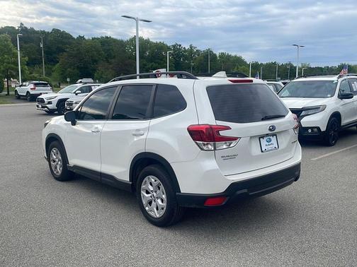Crystal White Pearl 2023 Subaru Forester Base