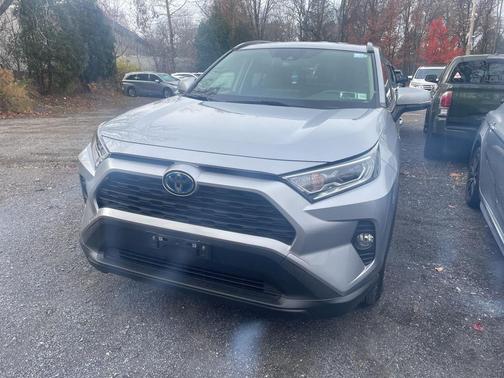 2020 Toyota RAV4 Hybrid XLE