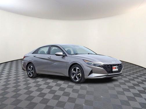 Fluid Metal 2023 Hyundai ELANTRA SEL