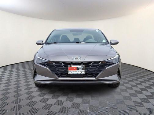Fluid Metal 2023 Hyundai ELANTRA SEL
