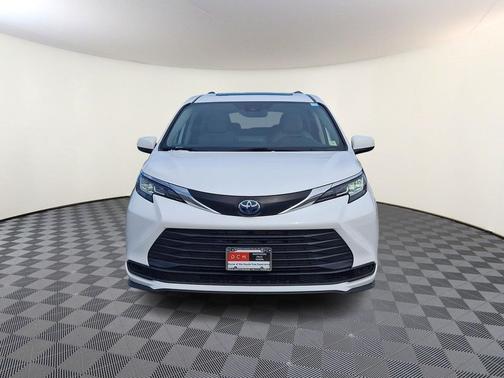 2021 Toyota Sienna LE