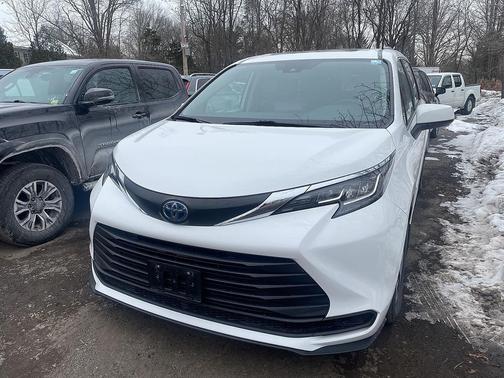 2021 Toyota Sienna LE