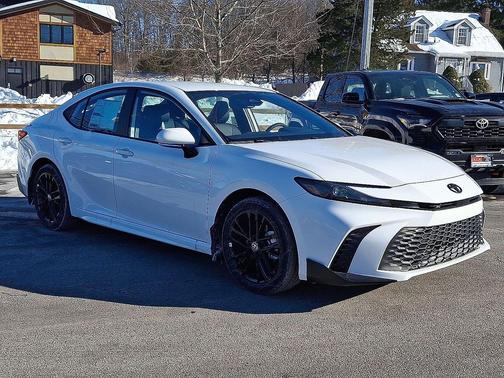 Ice Cap 2026 Toyota Camry SE
