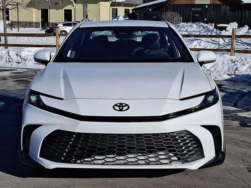 Ice Cap 2026 Toyota Camry SE